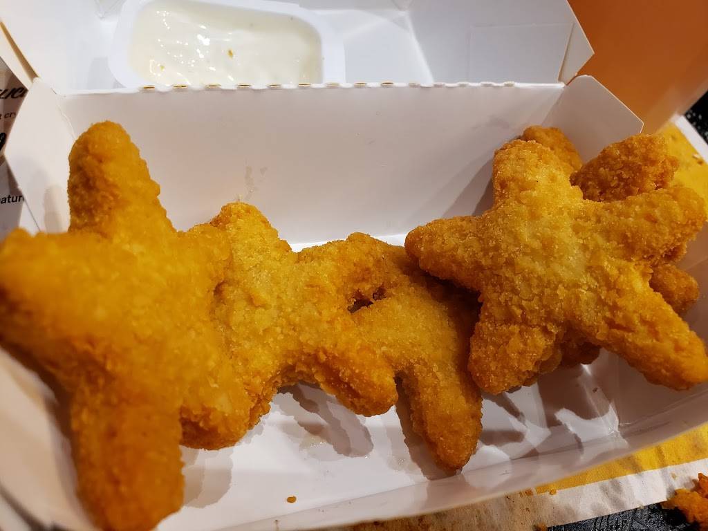 Carls Jr | restaurant | 1124 McRae Blvd, El Paso, TX 79925, USA | 9155910409 OR +1 915-591-0409