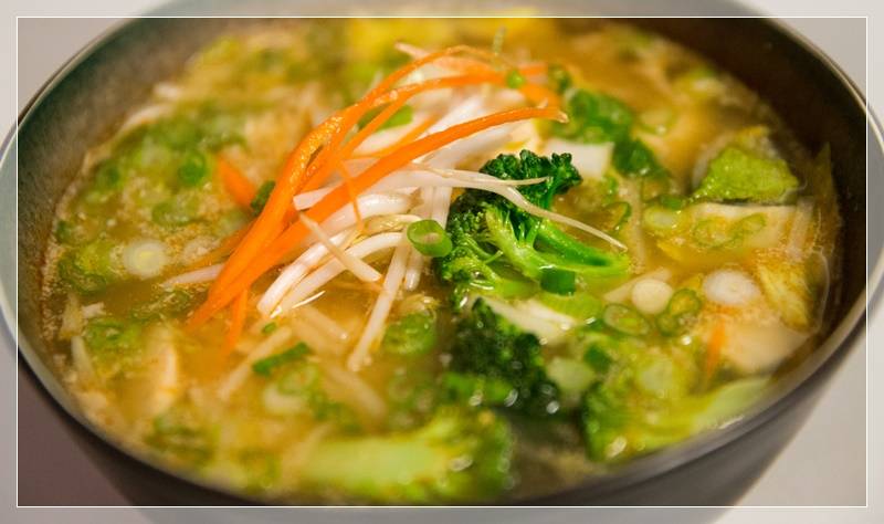 Roll and Thai Sushi | restaurant | 3106 Lake Shore Blvd W, Etobicoke, ON M8V 1L2, Canada | 6473451330 OR +1 647-345-1330