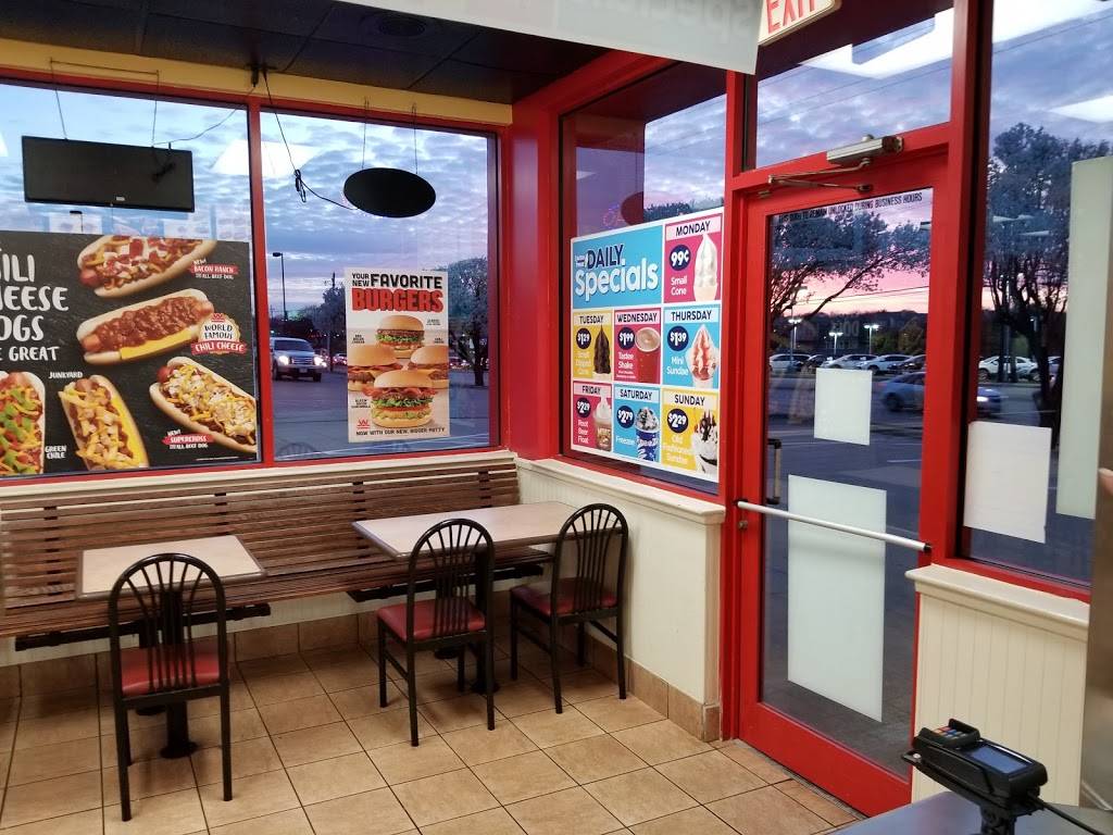 Wienerschnitzel | restaurant | 1904 Oates Dr, Mesquite, TX 75150, USA | 9726823643 OR +1 972-682-3643