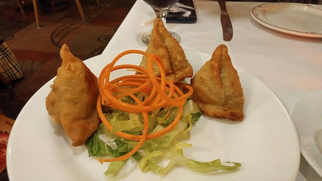 Royal Palace | restaurant | 77 Knollwood Rd, White Plains, NY 10607, USA | 9142891988 OR +1 914-289-1988