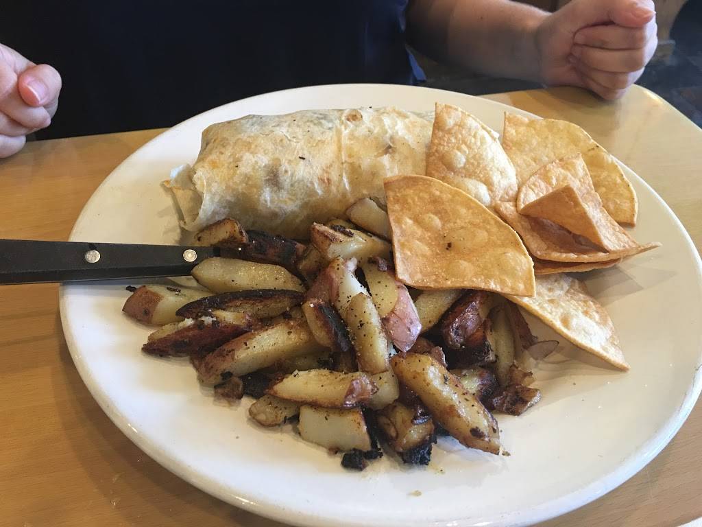 Two Trees Restaurant and Taps | restaurant | 7822 Telegraph Rd, Ventura, CA 93004, USA | 8056593365 OR +1 805-659-3365