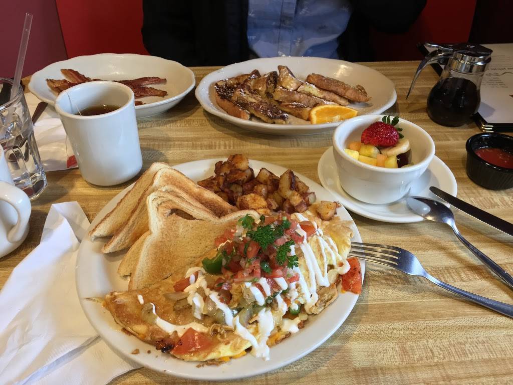 Francescas On Pawtucket | restaurant | 526 Pawtucket Ave, Pawtucket, RI 02860, USA | 4017249900 OR +1 401-724-9900