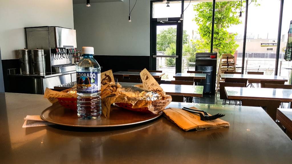 Chipotle Mexican Grill | restaurant | 2608 Central Ave SE, Albuquerque, NM 87106, USA | 5052323550 OR +1 505-232-3550