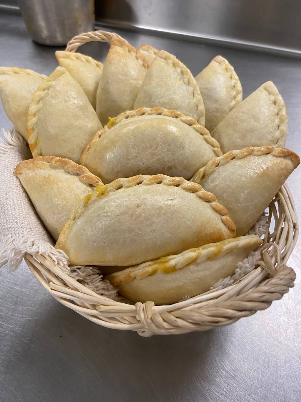 Latin Cravings Factory | restaurant | 3350 Hill Avenue Door L, Toledo, OH 43607, USA | 4193201958 OR +1 419-320-1958