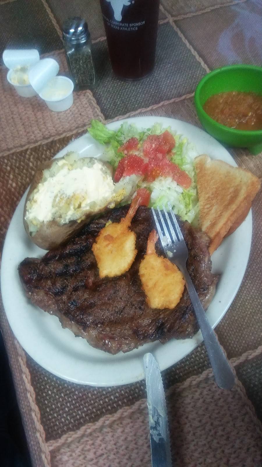 Fernandos Restaurant | restaurant | 1302 US-90, Castroville, TX 78009, USA | 2108656768 OR +1 210-865-6768