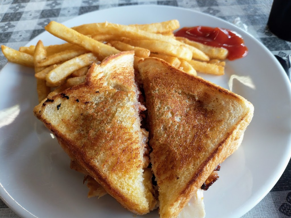 Colonels Delicatessen | restaurant | 4809 Newcom Ave # 2, Knoxville, TN 37919, USA | 8655888481 OR +1 865-588-8481