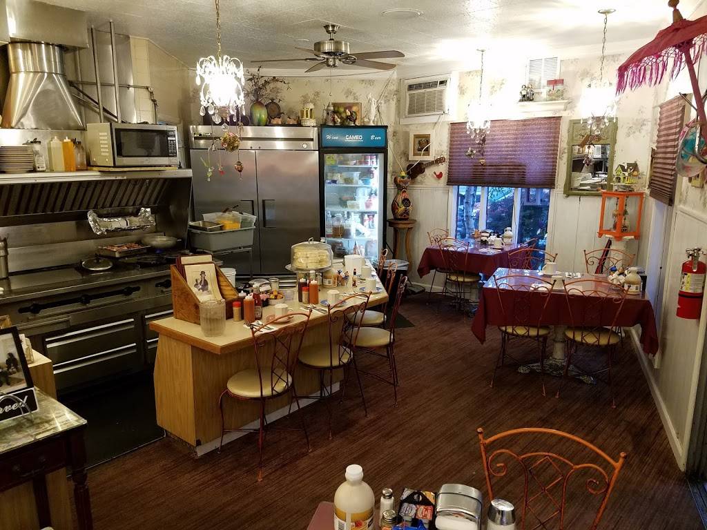 Cameo Cafe East | restaurant | 8111 NE Sandy Blvd, Portland, OR 97213, USA | 5032840401 OR +1 503-284-0401