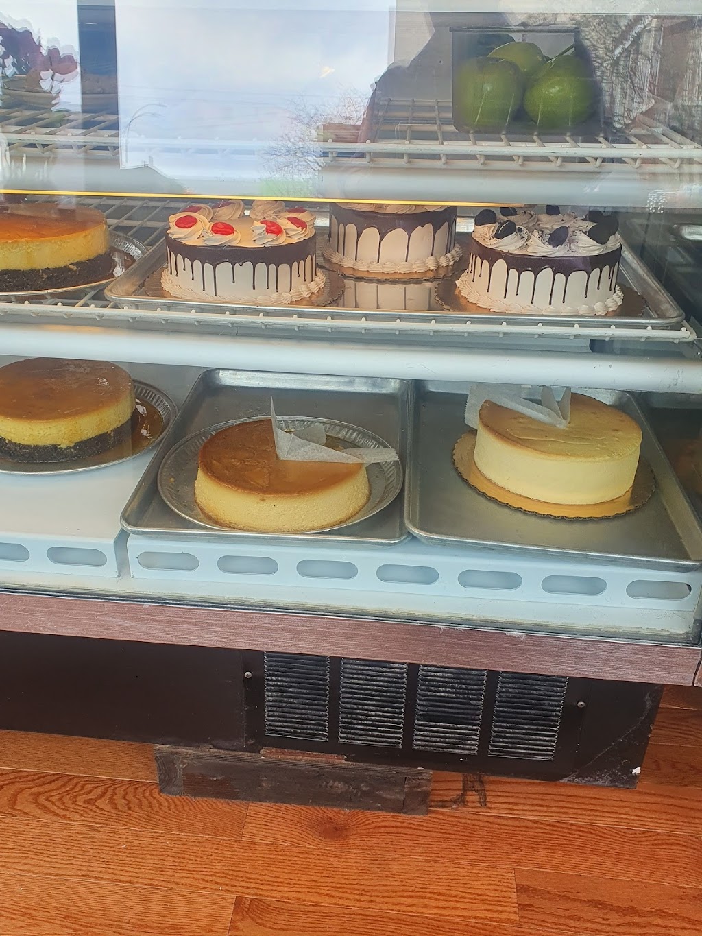 XOXO Kitchen & Bakery | restaurant | 883 Cypress Ave, Queens, NY 11385, USA | 5189307739 OR +1 518-930-7739