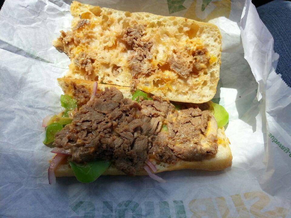 Subway | restaurant | 802 Sheppard Ave E, North York, ON M2K 1C3, Canada | 4162224404 OR +1 416-222-4404