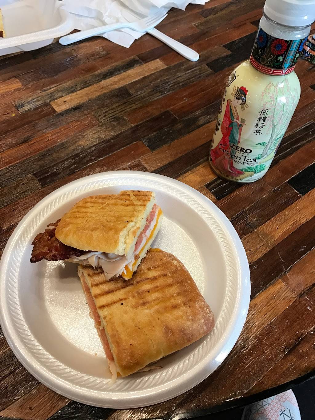 Zainas Deli & Café | restaurant | 11190 Sunrise Valley Dr, Reston, VA 20191, USA | 7038602700 OR +1 703-860-2700