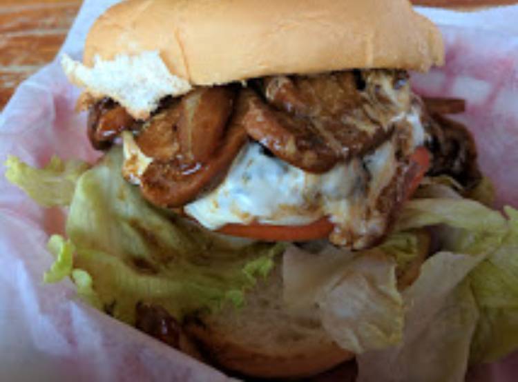 Replay Sports Bar & Grill | restaurant | 1731 Ft Howard Ave, De Pere, WI 54115, USA | 9203309011 OR +1 920-330-9011