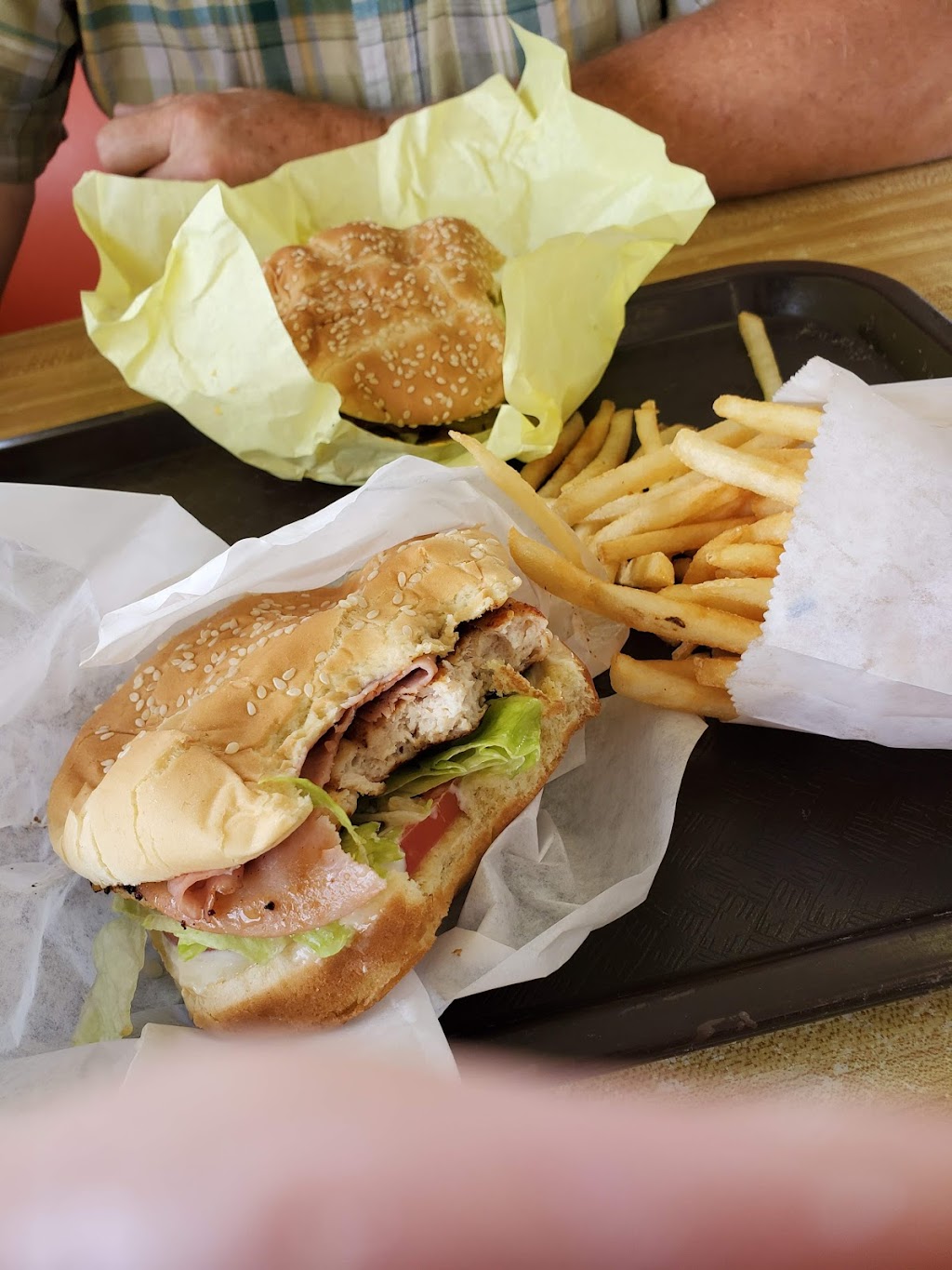 Chow Hound | restaurant | 30 E Main St, Green River, UT 84525, USA | 4355643563 OR +1 435-564-3563