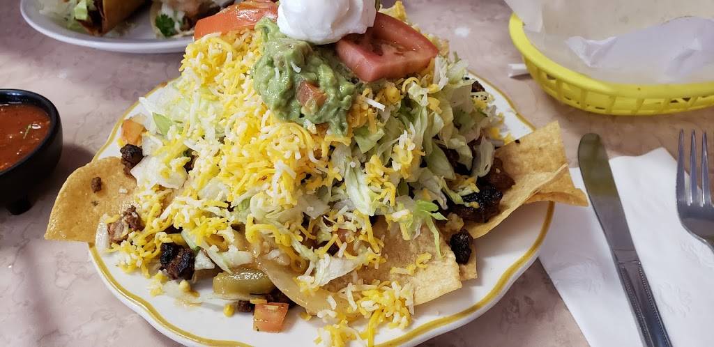 Lucios Restaurant | restaurant | 1605 Cabrillo Ave, Torrance, CA 90501, USA | 3103289810 OR +1 310-328-9810