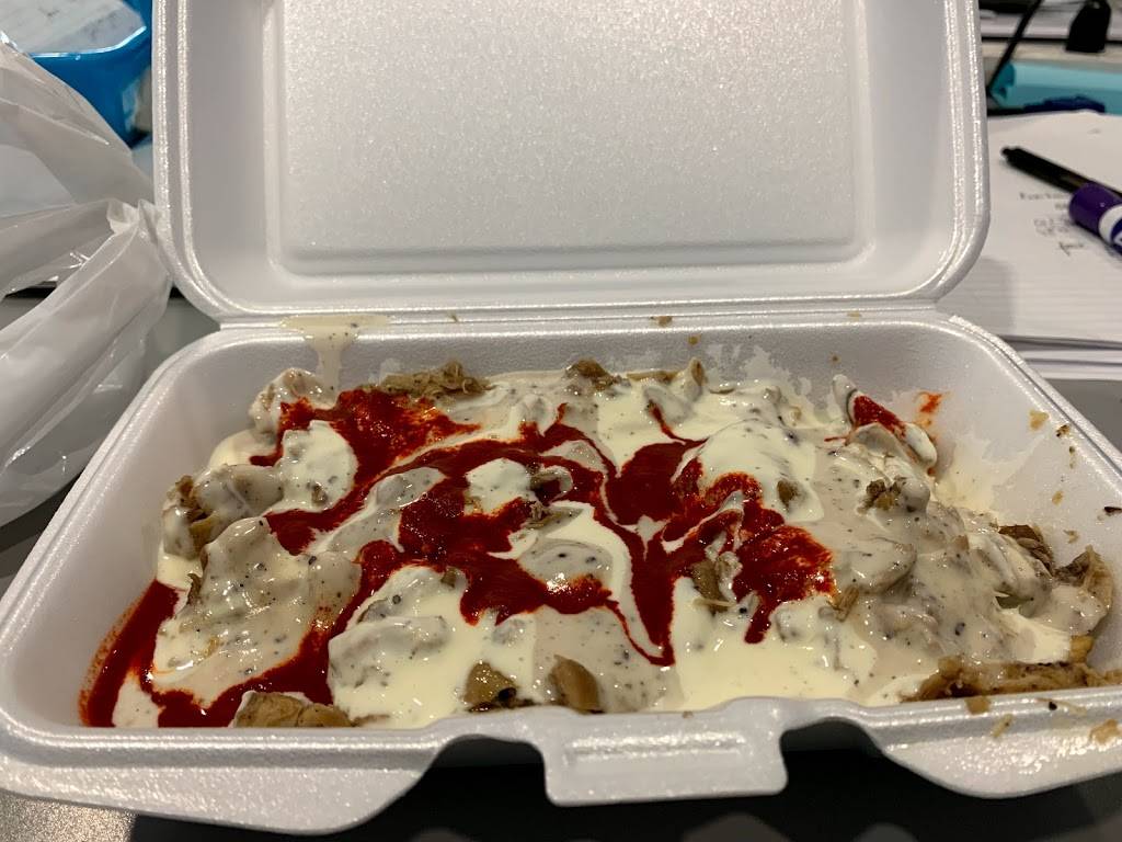 Osmows Shawarma | restaurant | 600 Lakeshore Rd E, Mississauga, ON L5G 1J4, Canada | 9059901086 OR +1 905-990-1086