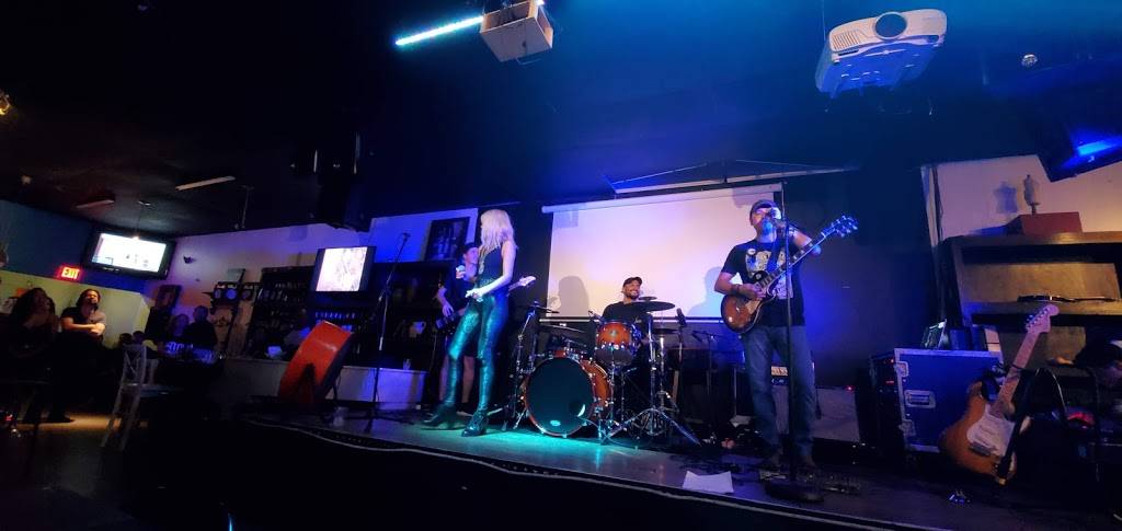 Coquitos | restaurant | 2020 Hollywood Blvd, Hollywood, FL 33020, USA | 9543973345 OR +1 954-397-3345