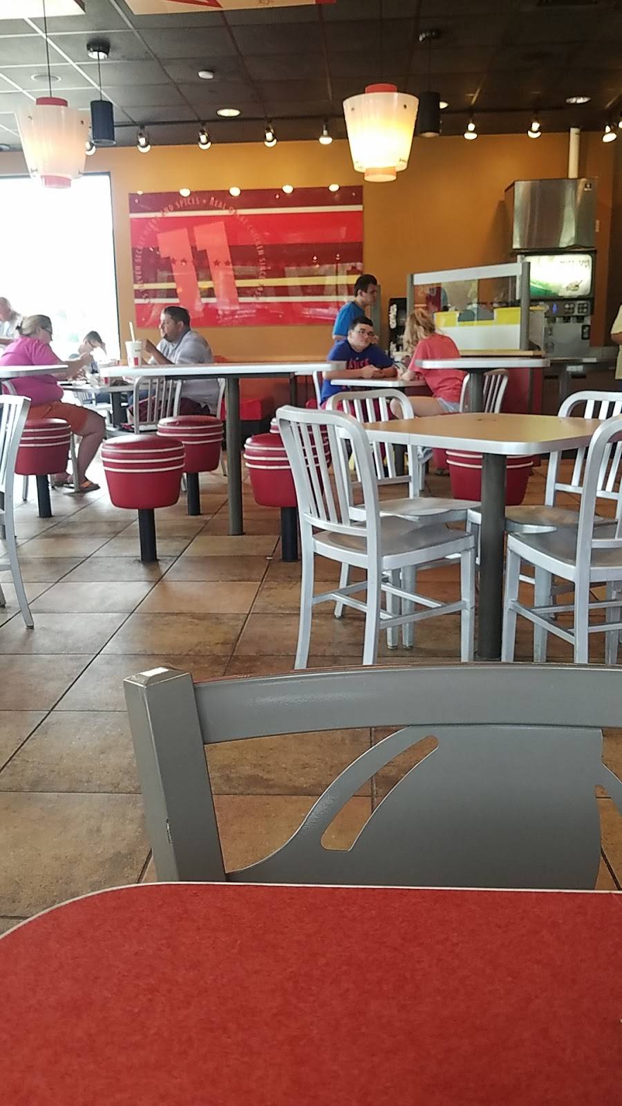 KFC | restaurant | 382 Highway 15 North, Jackson, KY 41339, USA | 6066667381 OR +1 606-666-7381