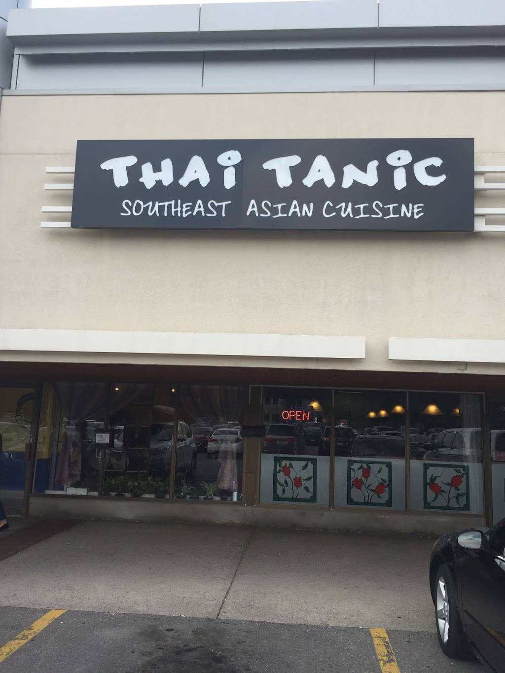 Thai Tanic | restaurant | 13-35 Harvard Rd, Guelph, ON N1G 3A2, Canada | 5197670719 OR +1 519-767-0719