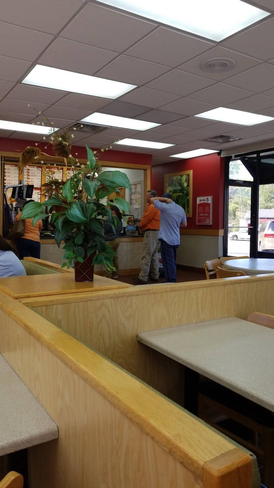 Wendys | restaurant | 2401 Chapman Hwy, Knoxville, TN 37920, USA | 8655738611 OR +1 865-573-8611