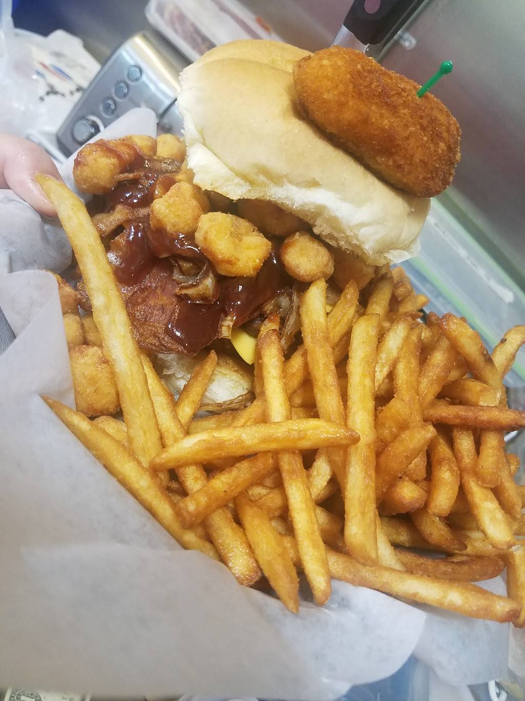 The Dog House Bar And Grill | restaurant | 36356 Abrams St, Whitehall, WI 54773, USA | 7155389121 OR +1 715-538-9121