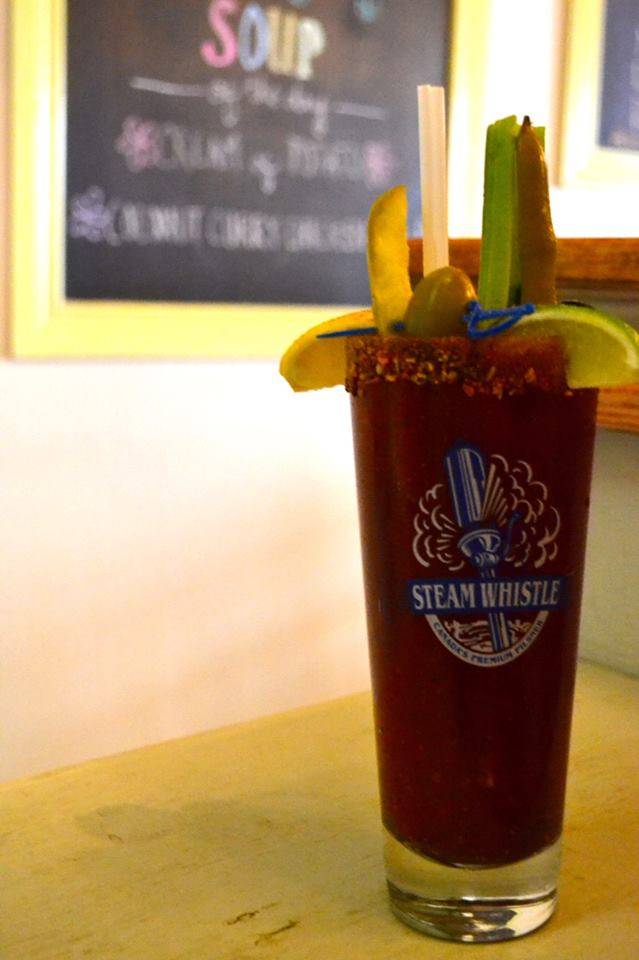 Zees Bistro | restaurant | 773 St Clair St, Chatham, ON N7M 5J7, Canada | 5193514468 OR +1 519-351-4468