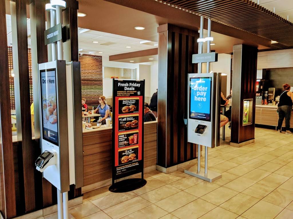 McDonalds | cafe | 22100 Pontiac Trail, South Lyon, MI 48178, USA | 2484373226 OR +1 248-437-3226