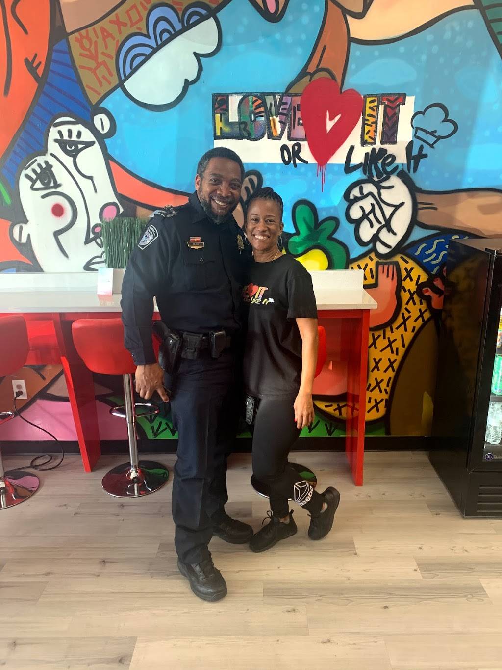 LOVE IT or LIKE IT | restaurant | 18587 NW 27th Ave, Miami Gardens, FL 33056, USA | 3059742028 OR +1 305-974-2028