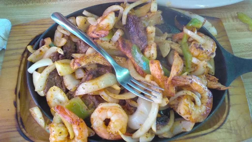 Los Verdes Restaurante Mexicano | restaurant | 403 S Avenue G, Clifton, TX 76634, USA | 2546752373 OR +1 254-675-2373