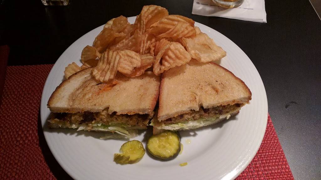 Market Street Bar & Grill | restaurant | 1 Gateway Ctr, Newark, NJ 07102, USA | 9736225000 OR +1 973-622-5000