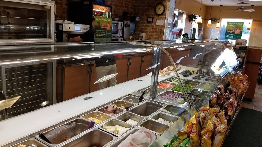 Subway | meal takeaway | 1445 Highway 10 West, Detroit Lakes, MN 56501, USA | 2188461700 OR +1 218-846-1700