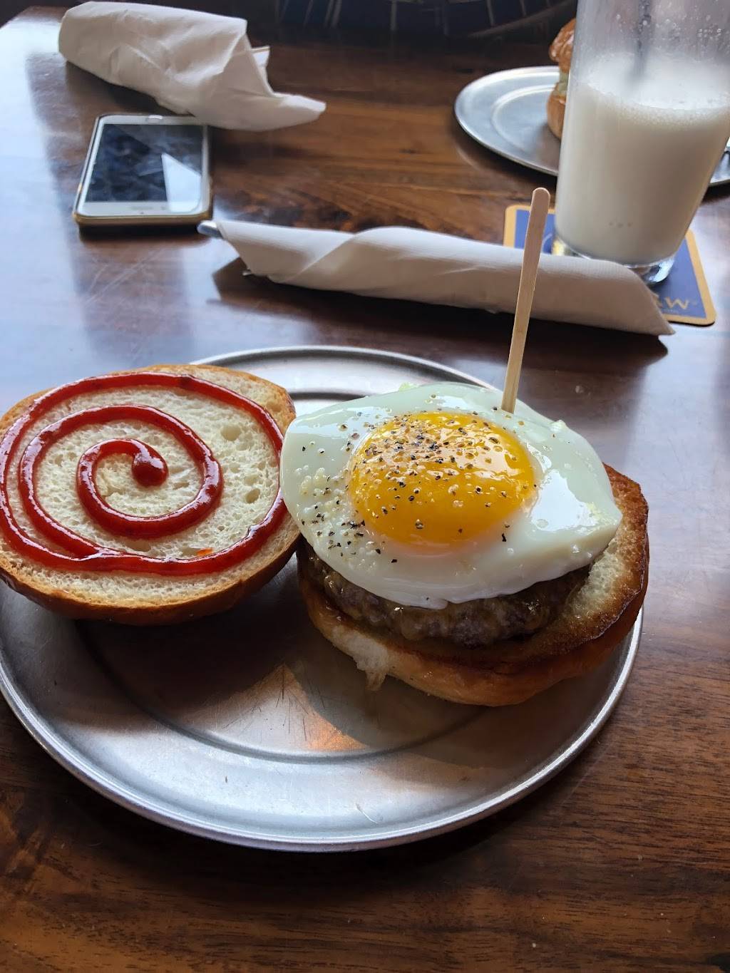 Stout Burgers & Beers | restaurant | 11262 Ventura Blvd, Studio City, CA 91604, USA | 8185050076 OR +1 818-505-0076