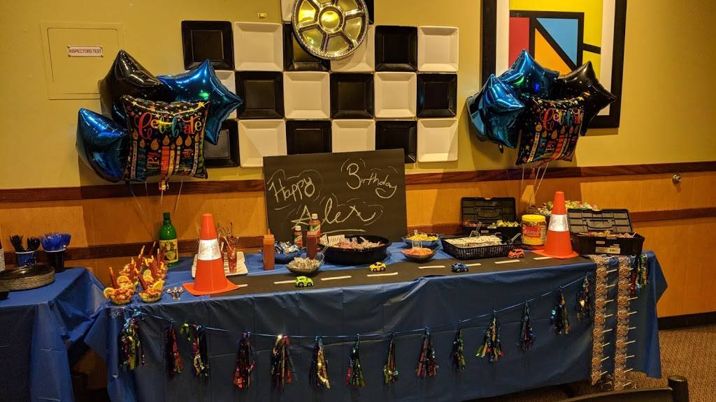 Round Table Pizza | meal delivery | 2120 Daniels St, Manteca, CA 95337, USA | 2098247500 OR +1 209-824-7500