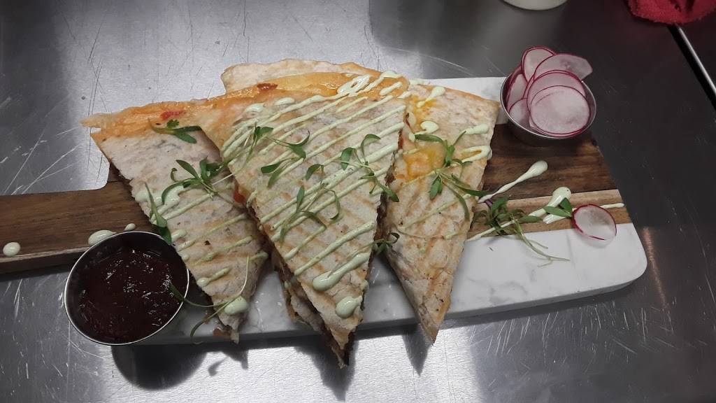 First Draft Taproom & Kitchen | restaurant | 1230 S Olive St, Los Angeles, CA 90015, USA | 2135365267 OR +1 213-536-5267