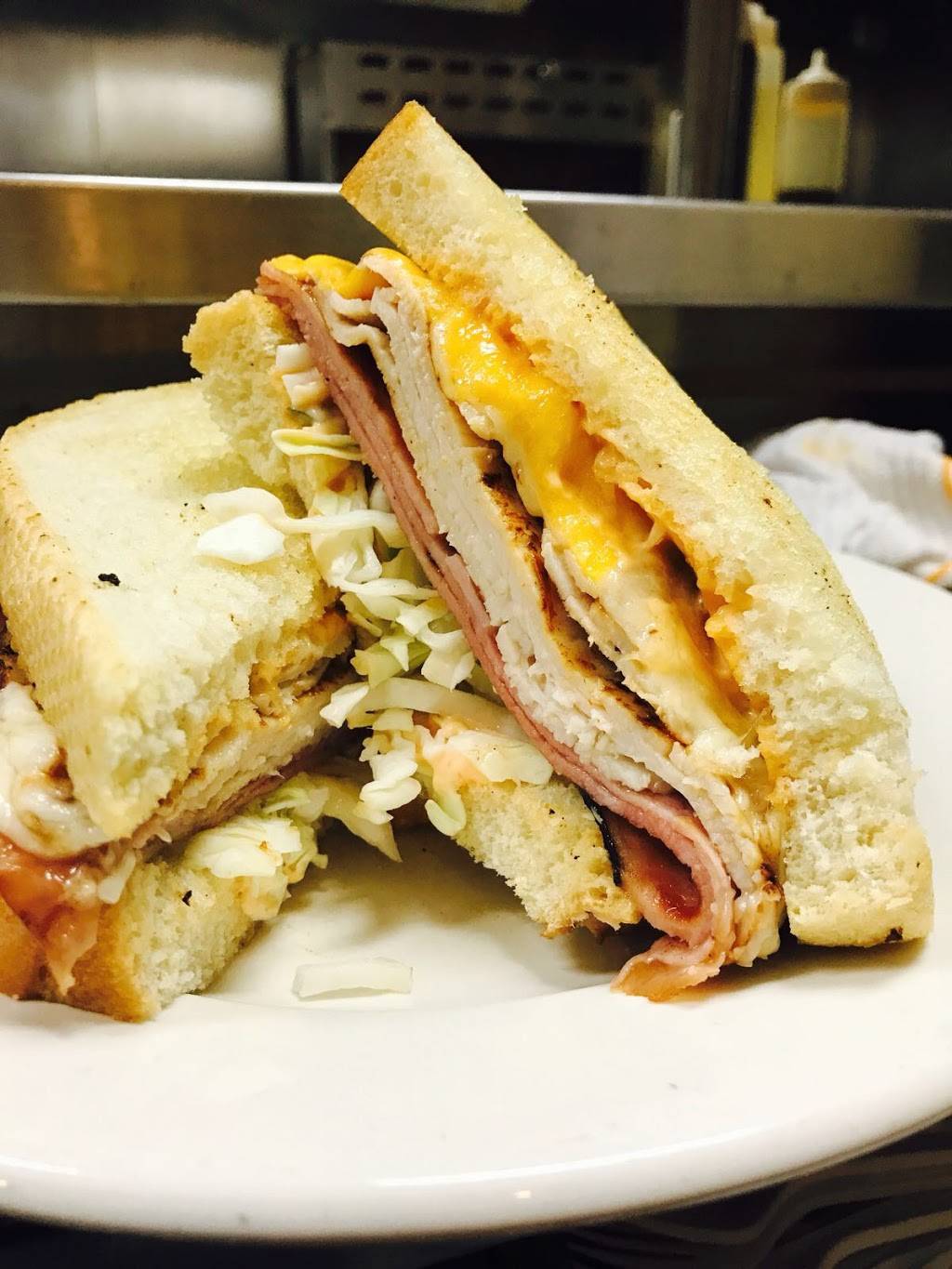 Up & Under Pub and Grill | night club | 2 W Richmond Ave, Point Richmond, CA 94801, USA | 5107781313 OR +1 510-778-1313