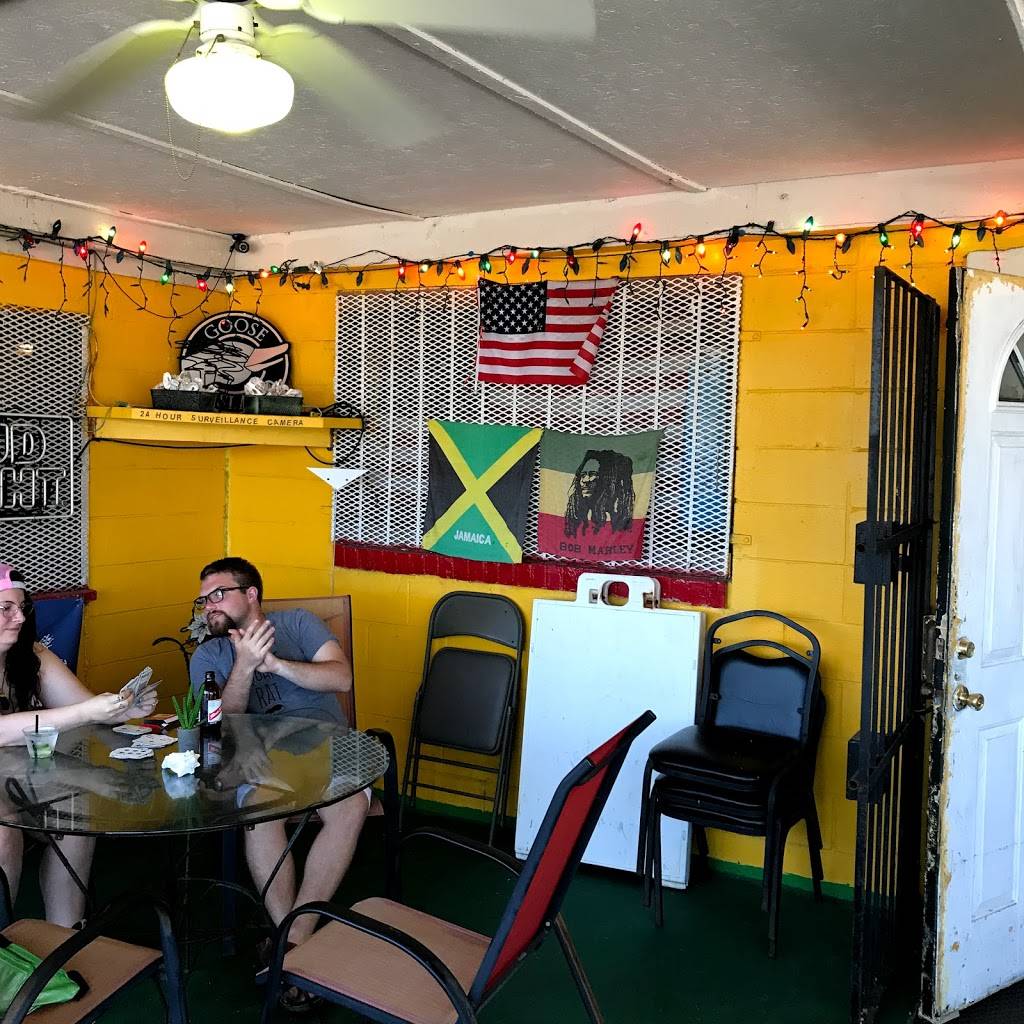 Island Breeze | restaurant | 2225 Mosquito Beach Rd, Charleston, SC 29412, USA | 8437951645 OR +1 843-795-1645