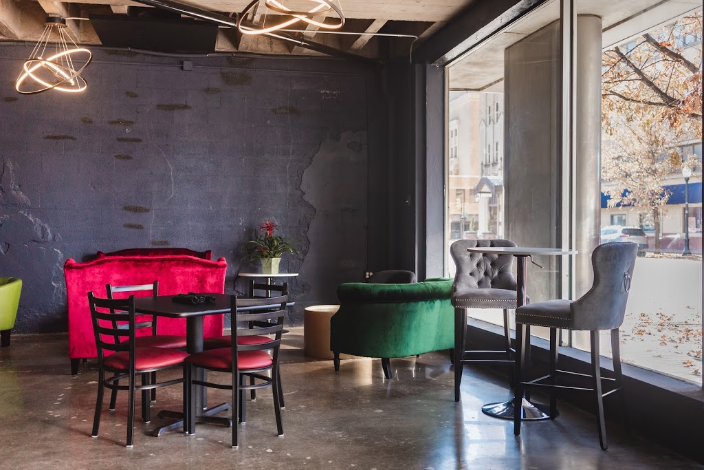 Deco Lounge | restaurant | 607 S Boston Ave, Tulsa, OK 74119, USA | 9189328391 OR +1 918-932-8391