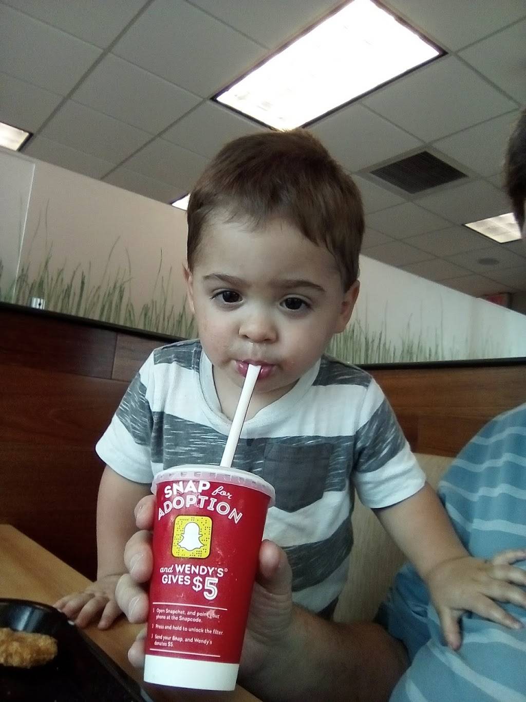 Wendys | restaurant | 6934 W Bert Kouns Industrial Loop, Shreveport, LA 71129, USA | 3186872107 OR +1 318-687-2107