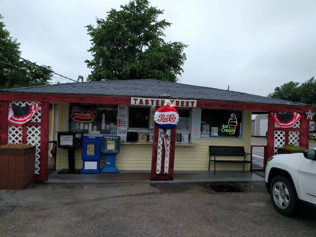 Tastee Treet | restaurant | 1219 N Cheney St, Taylorville, IL 62568, USA | 2178276394 OR +1 217-827-6394
