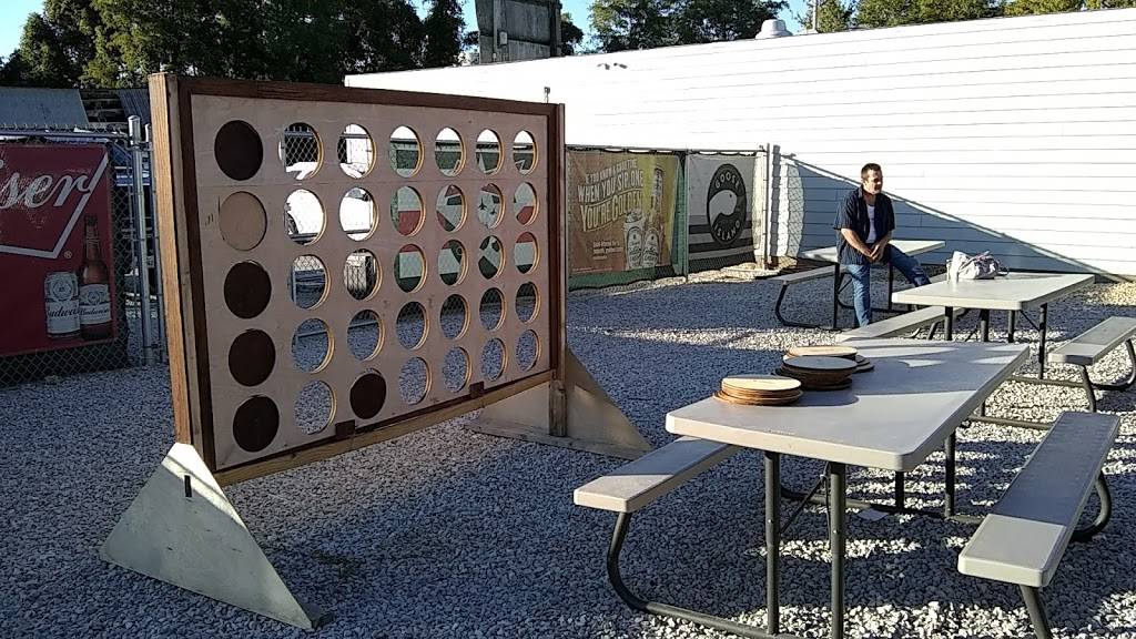 Top Shooters Sports Bar | restaurant | 531 Old Rte 3, Columbia, IL 62236, USA | 6182810685 OR +1 618-281-0685