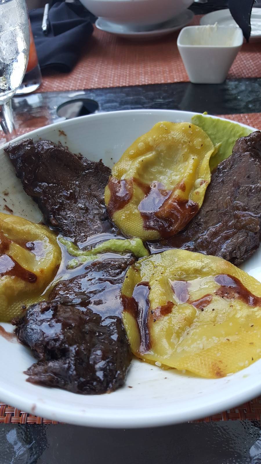 Helens Restaurant | restaurant | 777 Water Wheel Dr, Champion, PA 15622, USA | 8143527777 OR +1 814-352-7777