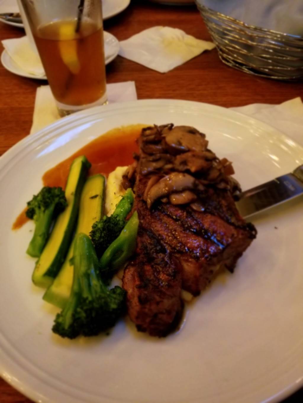 129 Center Cut | restaurant | 129 Center St, Grayslake, IL 60030, USA | 8479866872 OR +1 847-986-6872