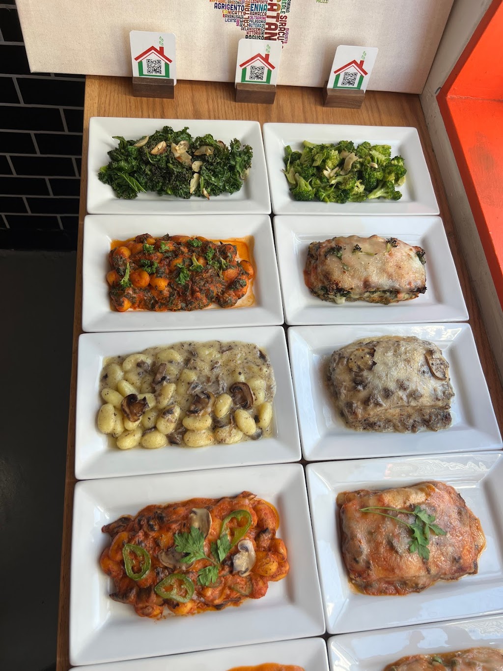 House of the Lasagne | restaurant | 6268 Sunset Blvd, Los Angeles, CA 90028, USA | 3236728011 OR +1 323-672-8011