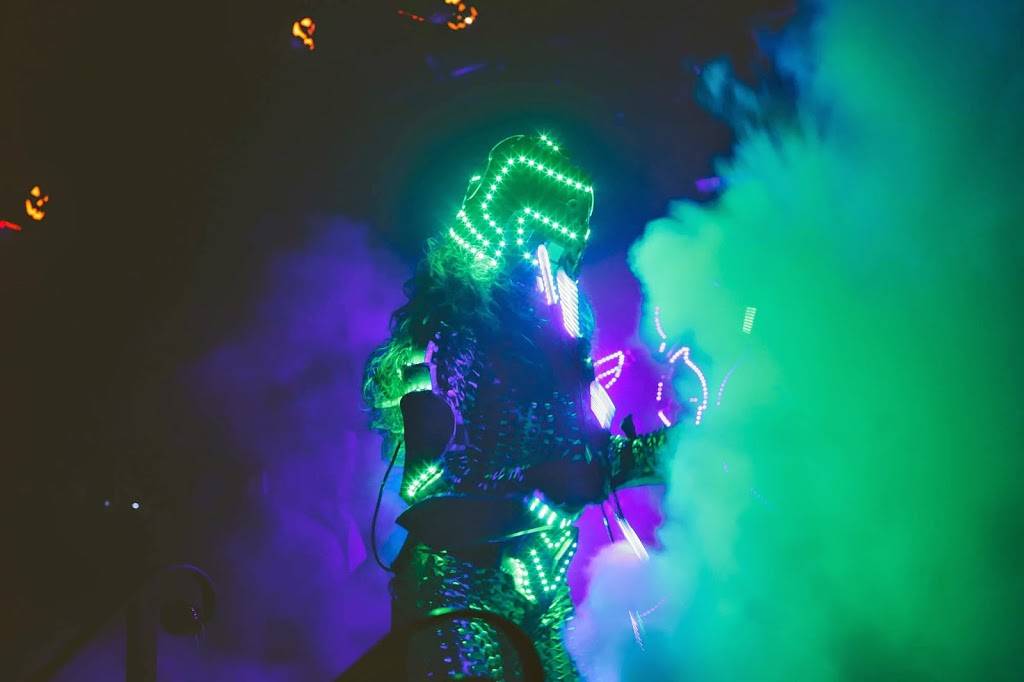 Scarletts Cabaret | night club | 2920 SW 30th Ave, Hallandale Beach, FL 33009, USA | 9544558318 OR +1 954-455-8318