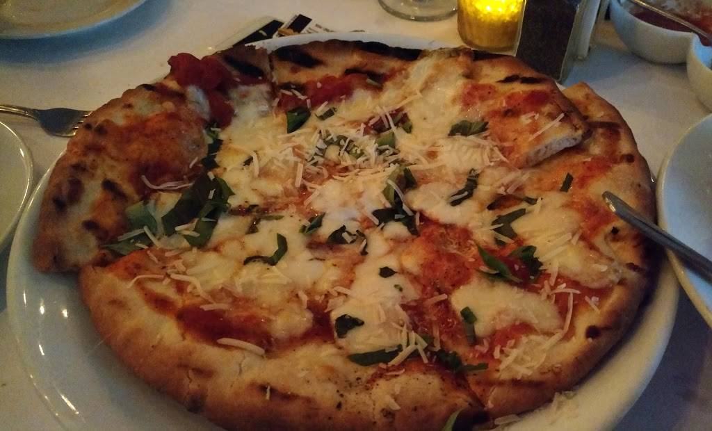 Tony Colombos | restaurant | 208 Sunrise Hwy, Rockville Centre, NY 11570, USA | 5166781996 OR +1 516-678-1996