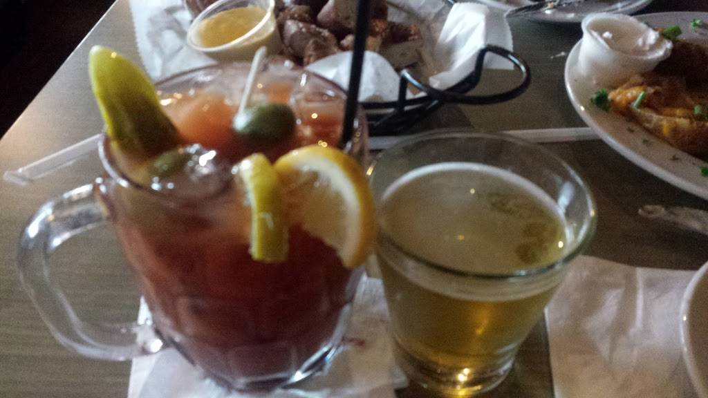 Johnnys Pour House | restaurant | 240 W Main St, Flushing, MI 48433, USA | 8104871020 OR +1 810-487-1020