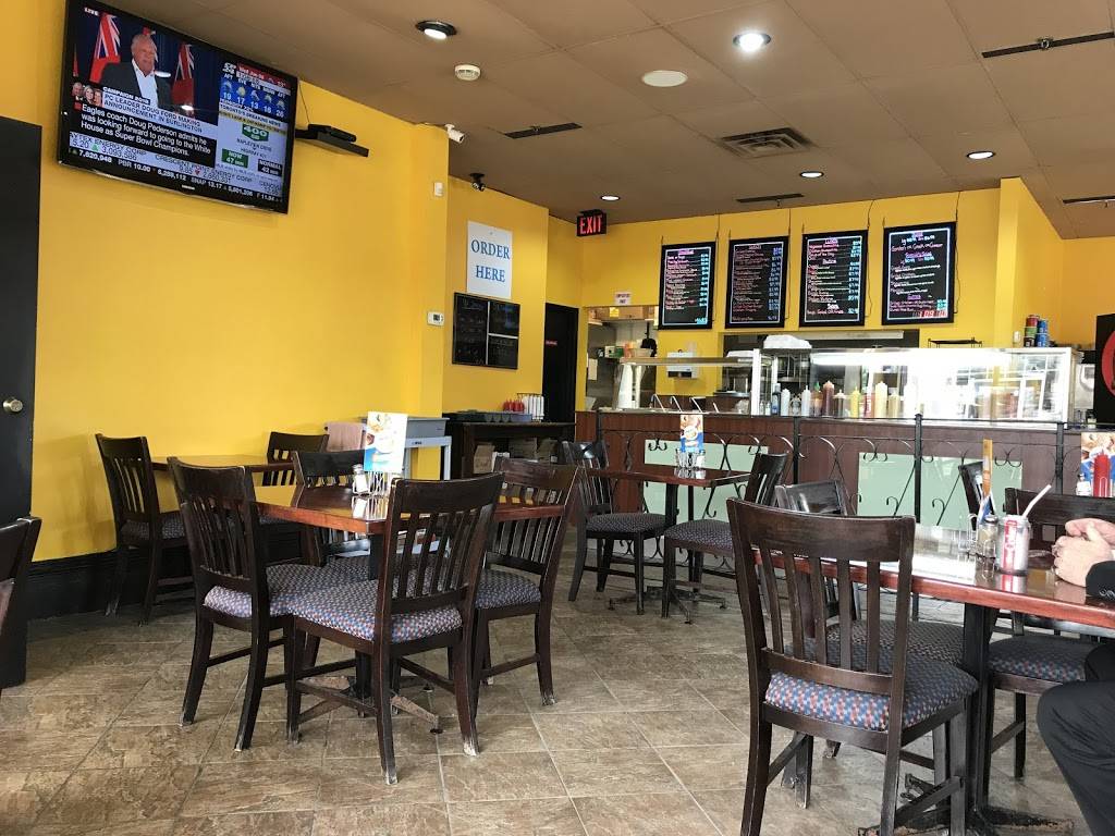 Alexs Grill | restaurant | 2345 Wyecroft Rd Unit19, Oakville, ON L6L 6L8, Canada | 9058252111 OR +1 905-825-2111