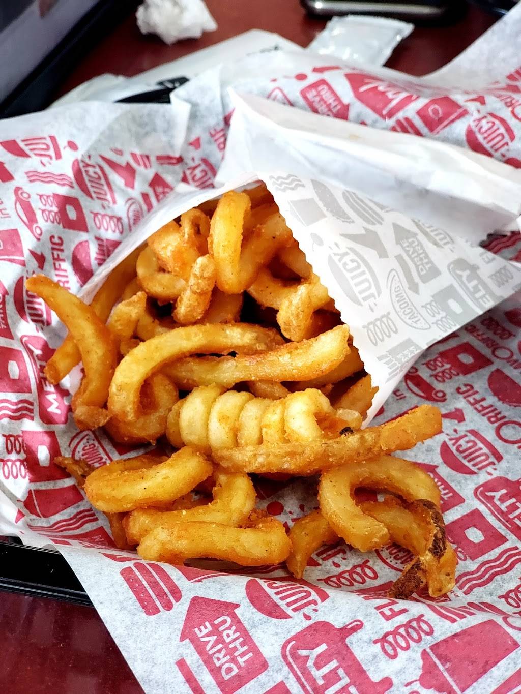 Jack in the Box | restaurant | 2097 E Orangethorpe Ave, Placentia, CA 92870, USA | 7149934579 OR +1 714-993-4579