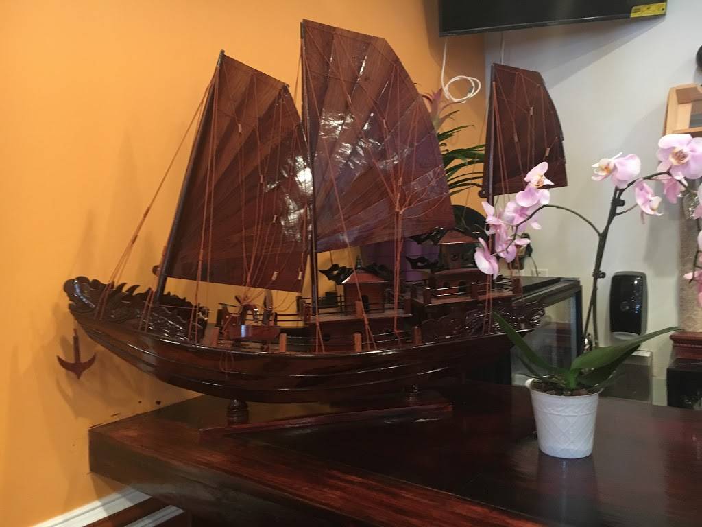 Hot Pho & Grill Vietnamese Restaurant | restaurant | 12236 Branders Creek Dr, Chester, VA 23831, USA | 8047967891 OR +1 804-796-7891