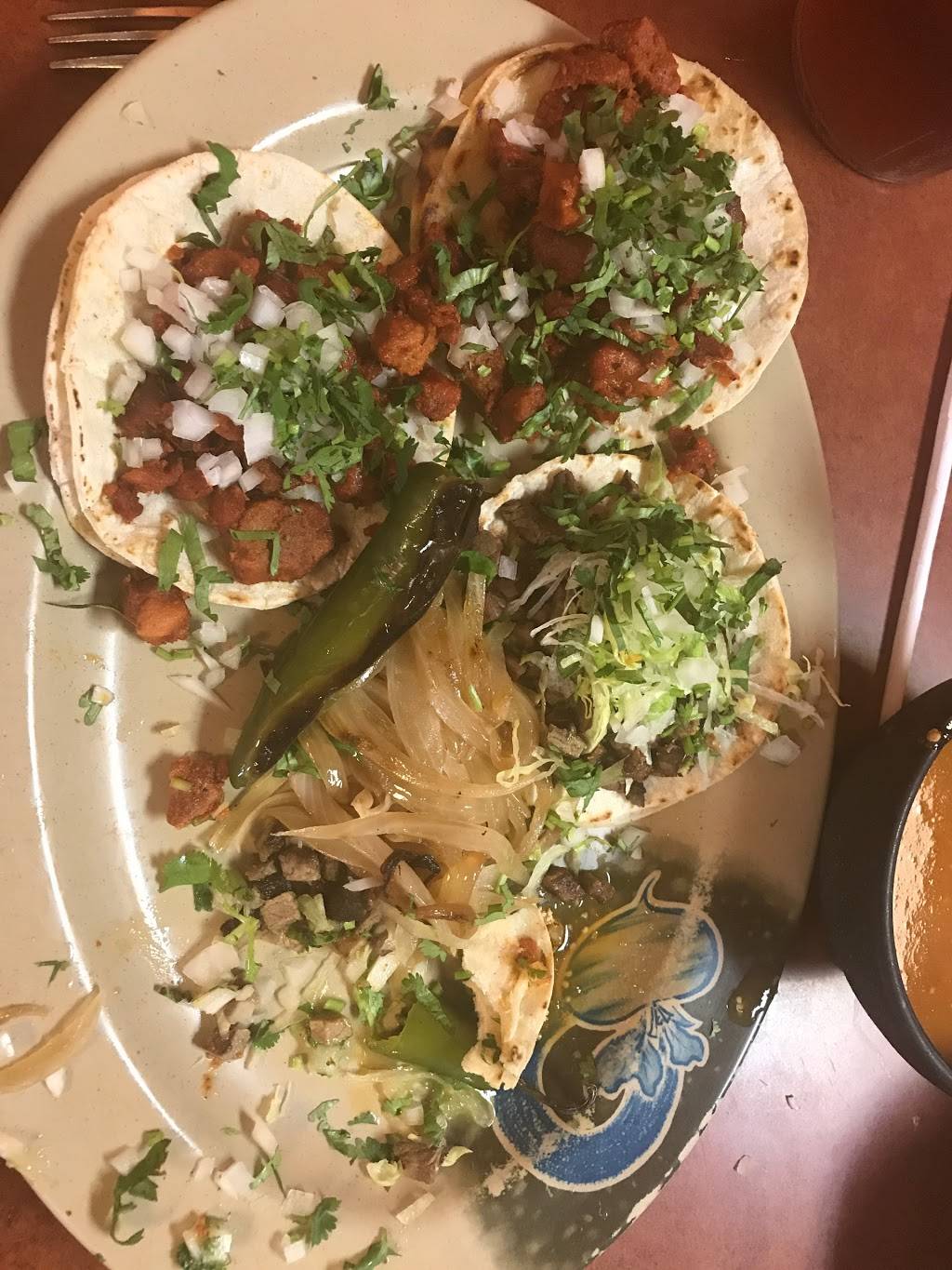 Chalos Tacos | restaurant | 5029 N Rockwell Ave, Bethany, OK 73008, USA | 4054402984 OR +1 405-440-2984