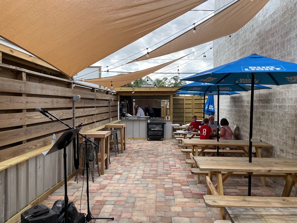 Sparks Bar-B-Que & Brew | restaurant | 218 Reid Ave, Port St Joe, FL 32456, USA | 8508999136 OR +1 850-899-9136