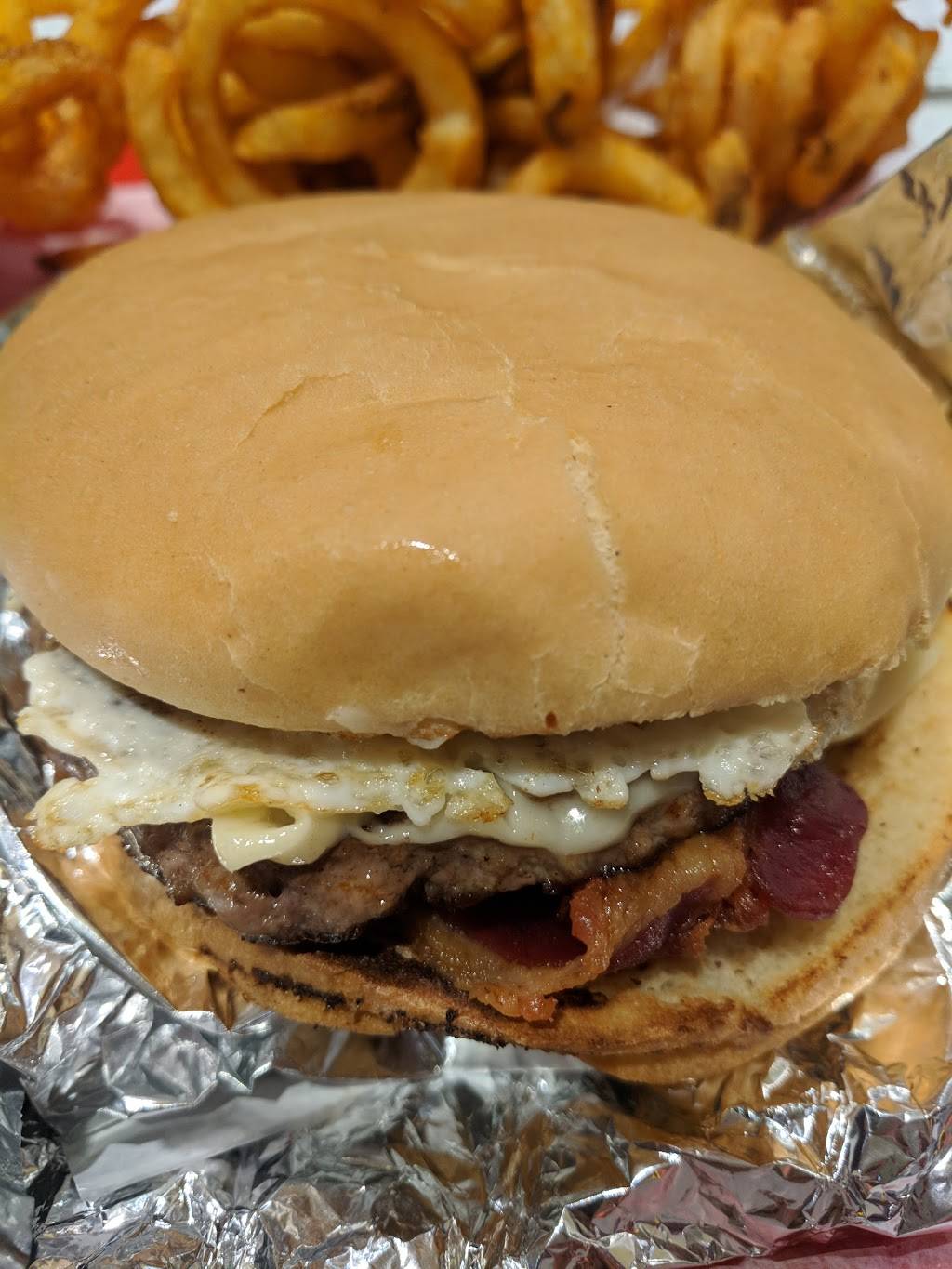 Gs Burgers | restaurant | 1300 Main St, Watertown, CT 06795, USA | 8602745551 OR +1 860-274-5551